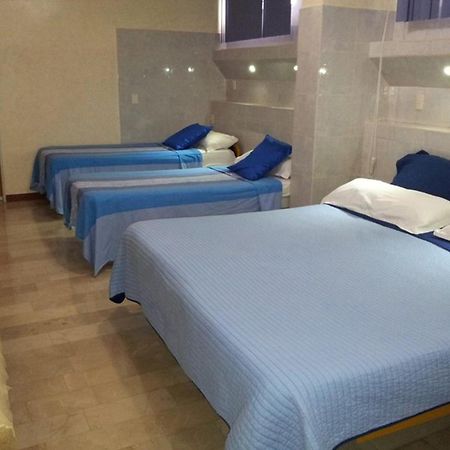 Hotel Livingston Inn Гуаякуил Стая снимка