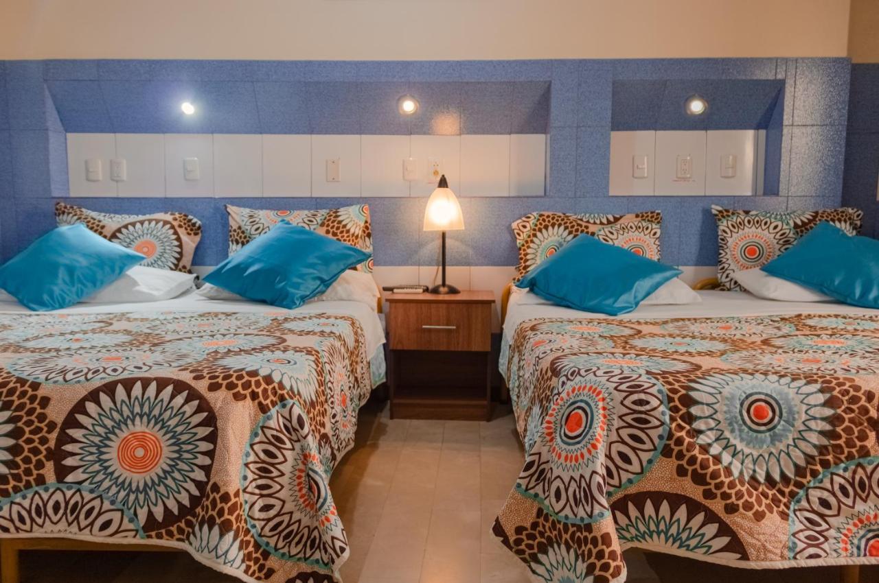 Hotel Livingston Inn Гуаякуил Екстериор снимка