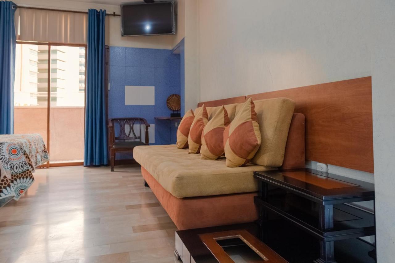 Hotel Livingston Inn Гуаякуил Екстериор снимка