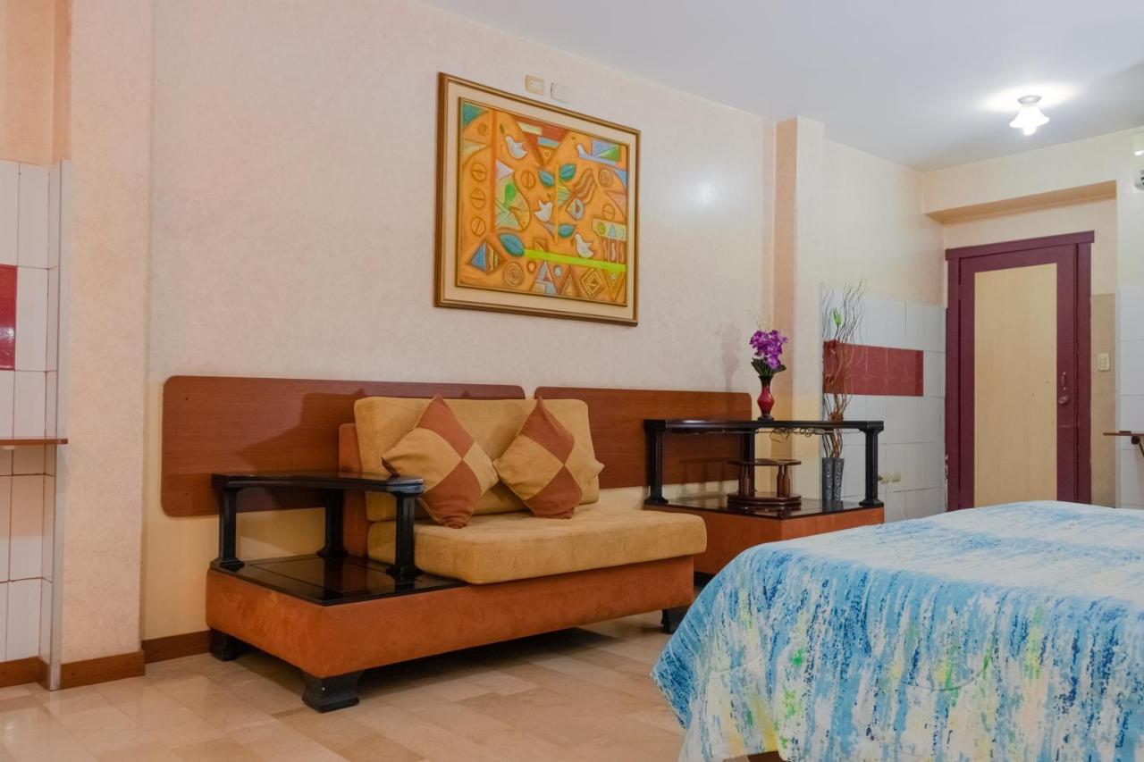 Hotel Livingston Inn Гуаякуил Екстериор снимка