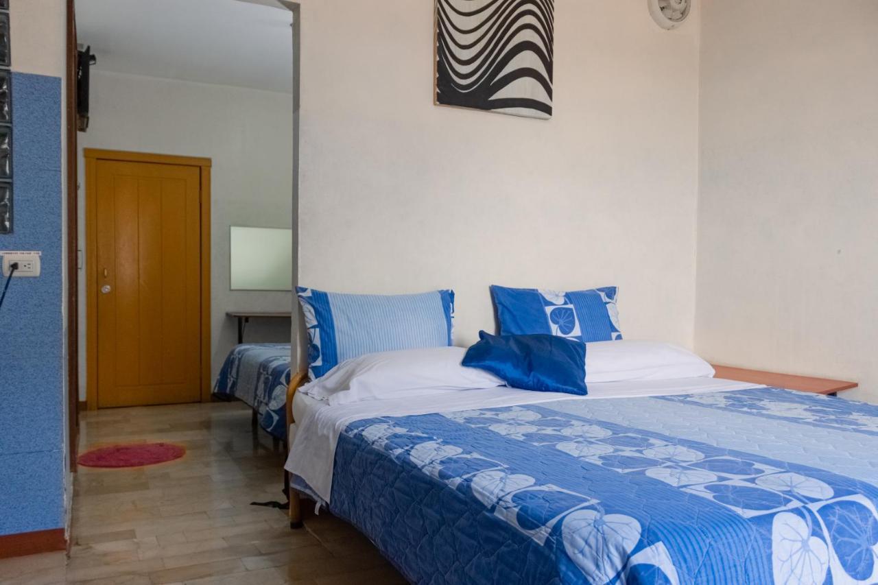 Hotel Livingston Inn Гуаякуил Екстериор снимка
