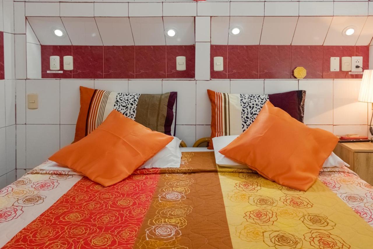 Hotel Livingston Inn Гуаякуил Екстериор снимка