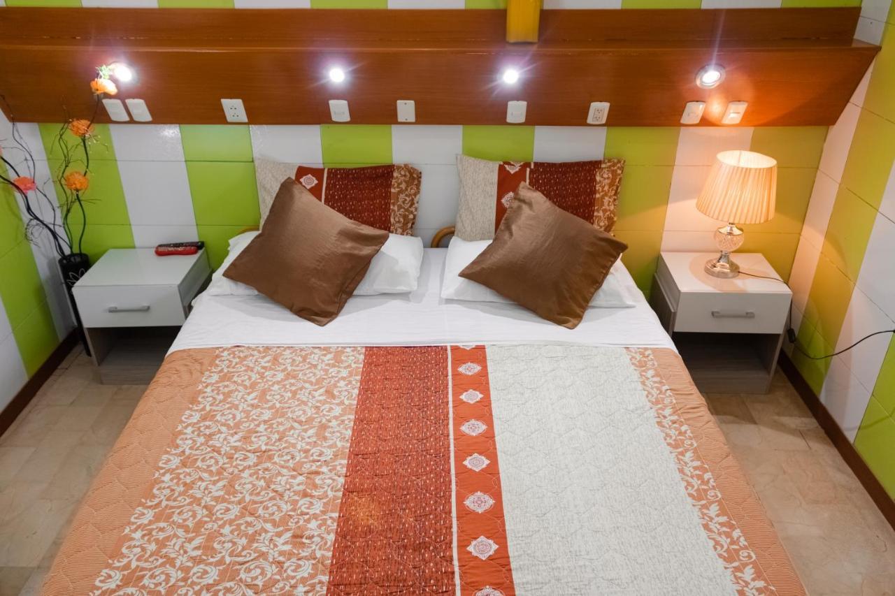 Hotel Livingston Inn Гуаякуил Екстериор снимка
