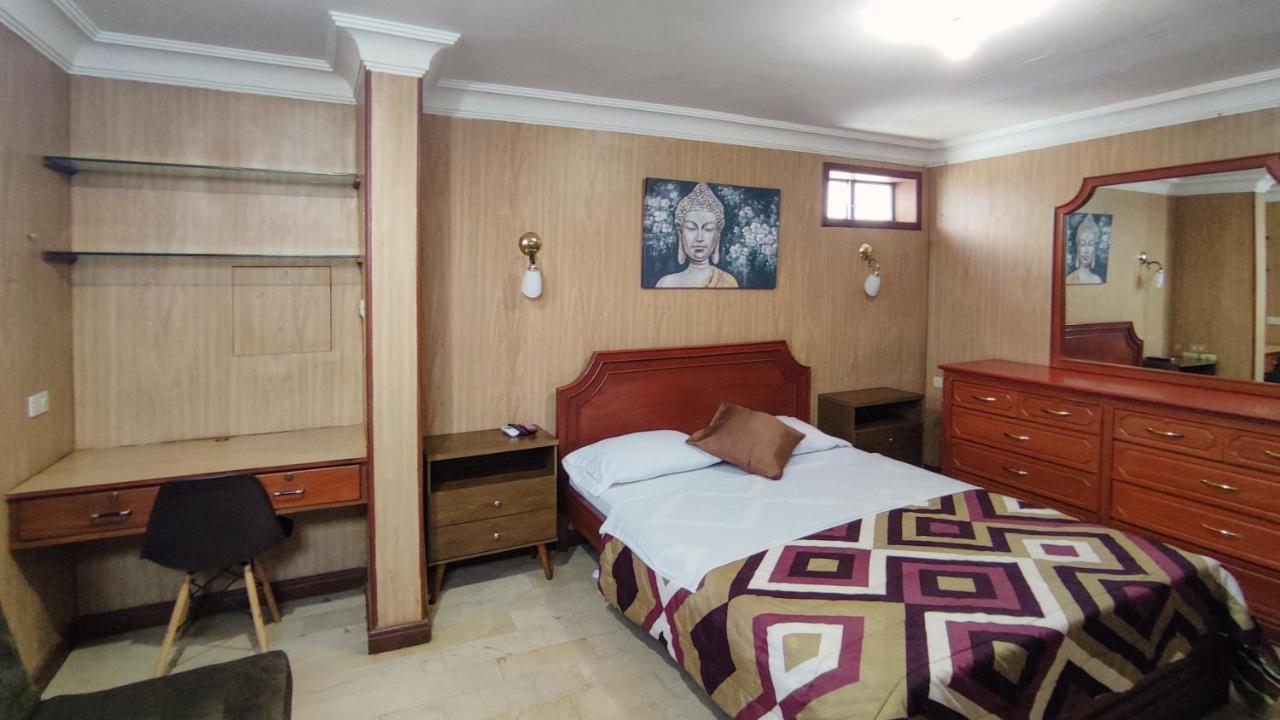 Hotel Livingston Inn Гуаякуил Екстериор снимка
