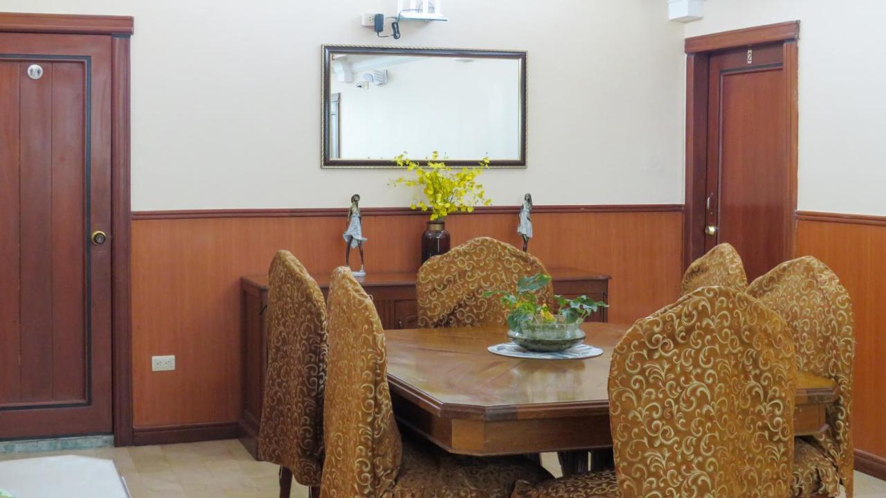 Hotel Livingston Inn Гуаякуил Екстериор снимка